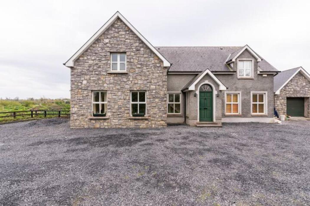 Ballinasloe Guest House In The Heart Of The Country Esterno foto